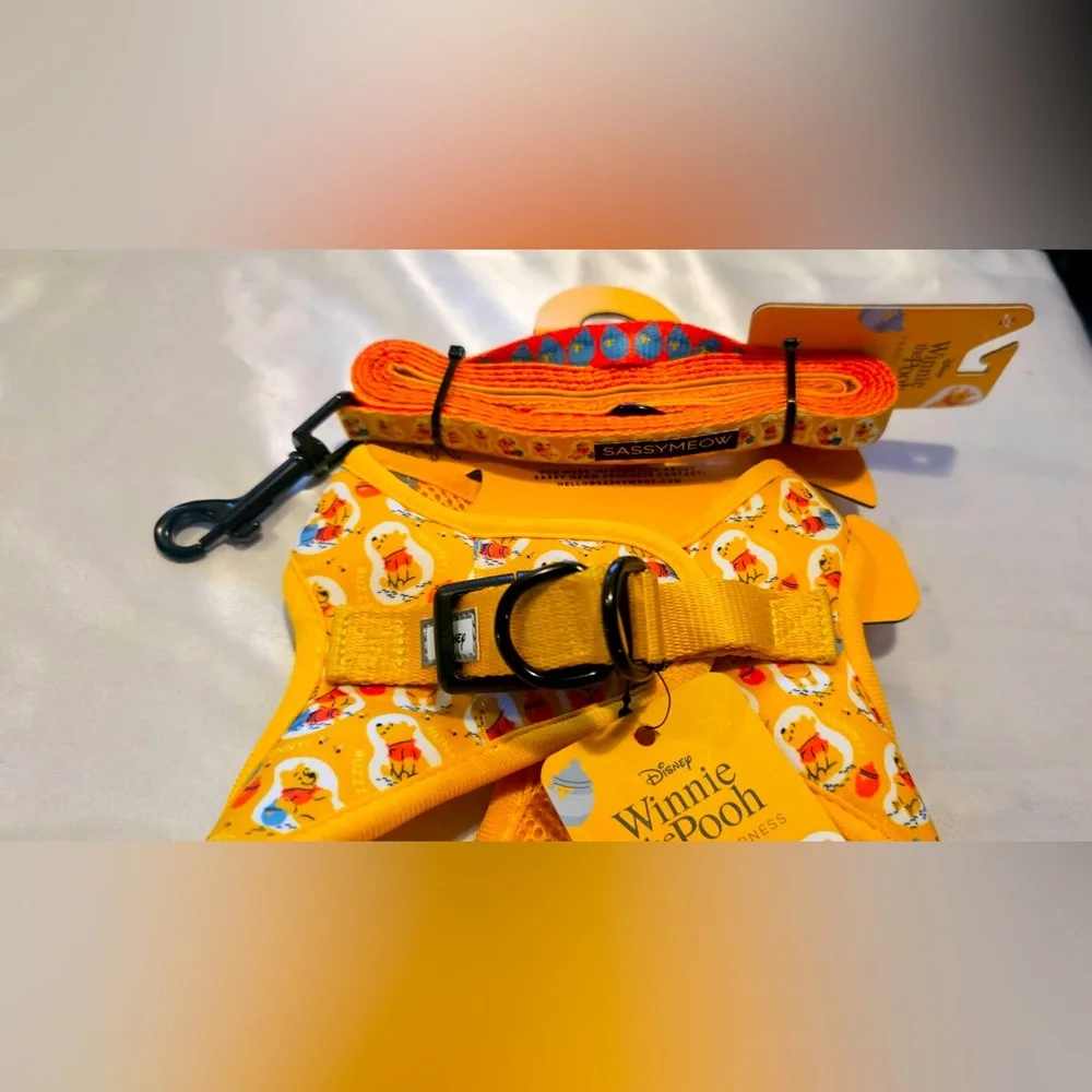 Disney Sassy Meow Winnie The Pooh Harness, Collar and Leash Set (M)